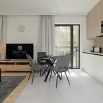 Shellter 117 L - By Jantar דירה רוגובו