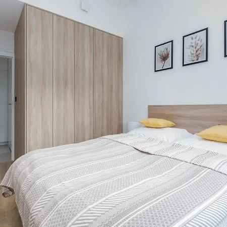 Shellter 117 L - By Jantar Appartement