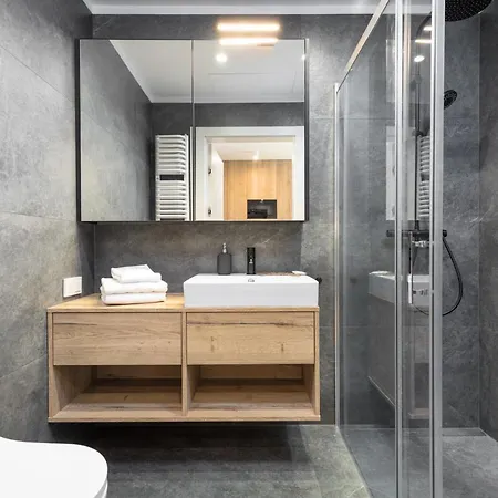 Appartement Shellter 117 L - By Jantar *