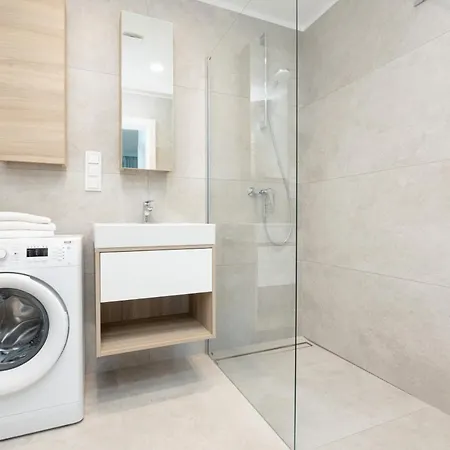 Appartement Shellter 117 L - By Jantar *